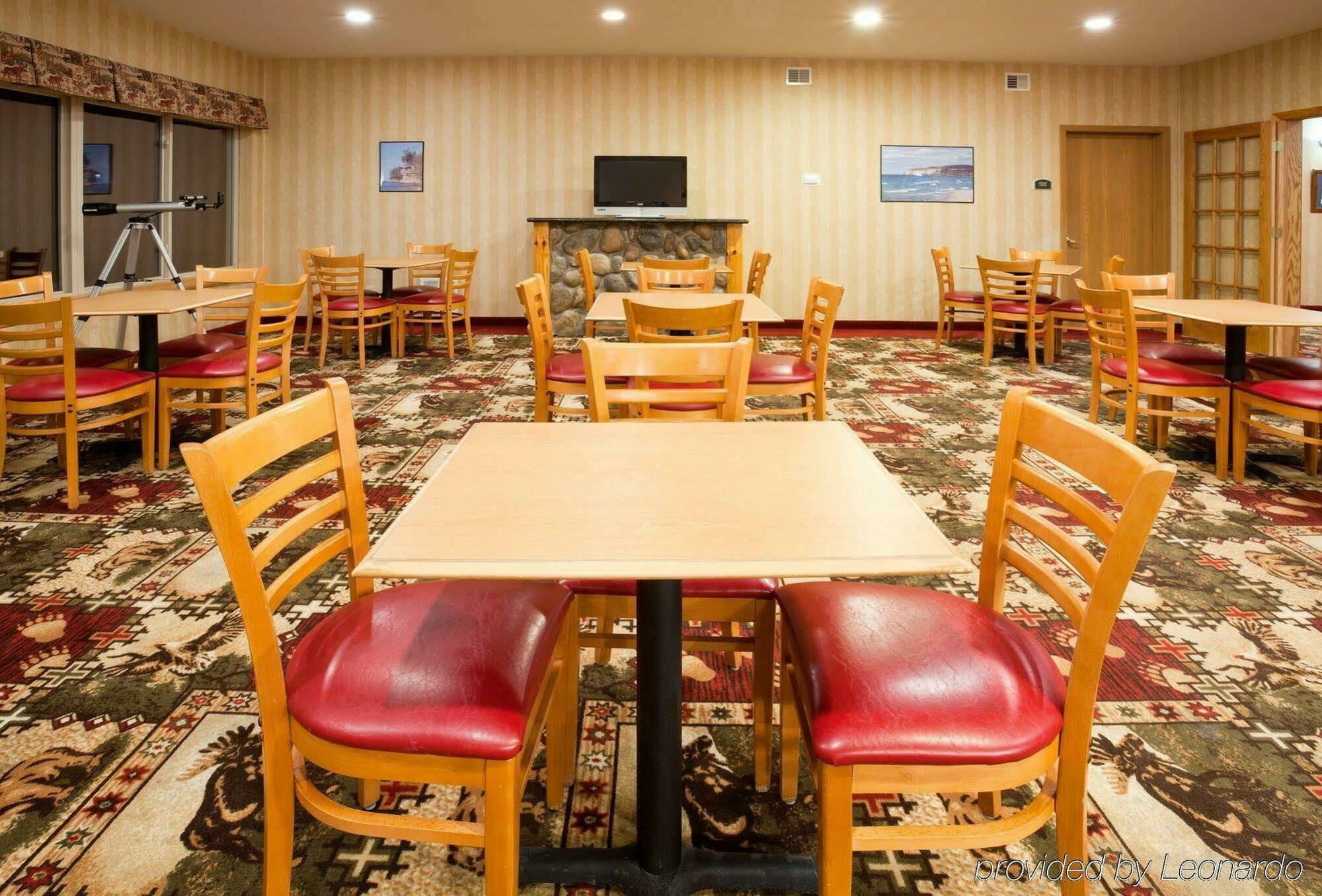 Holiday Inn Express Munising-Lakeview, An Ihg Hotel Exterior foto